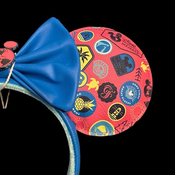 Authentic Disney Loungefly DVC Blue & Red Minnie Mouse Ears Headband - NWT - Picture 3 of 5